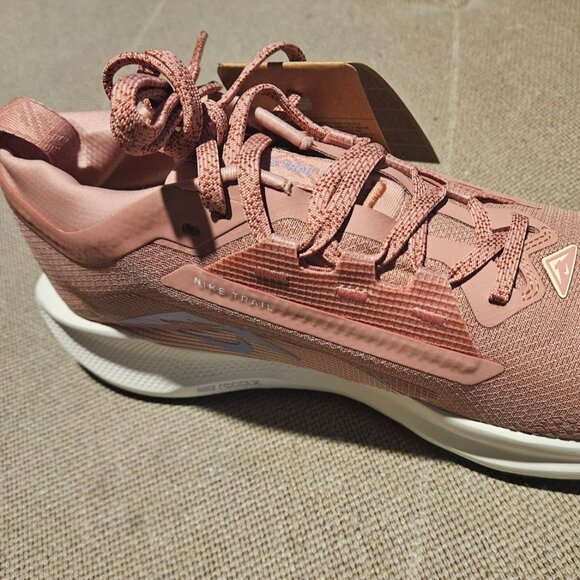 Womens Nike Pegasus Trail 5 GORE-TEX size 9.5 NWT - Picture 3 of 6